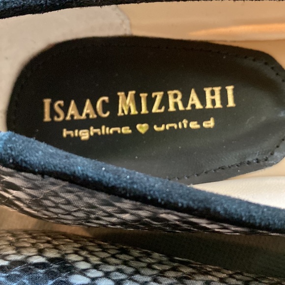 Isaac Mizrahi Flats-Snakeskin Black Style-New. Gifted-not my style. Spotless. - Picture 2 of 4
